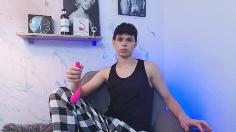 Snapshot of mykelcano chatting on 11.25.25 Mykel online show from 11.25.25