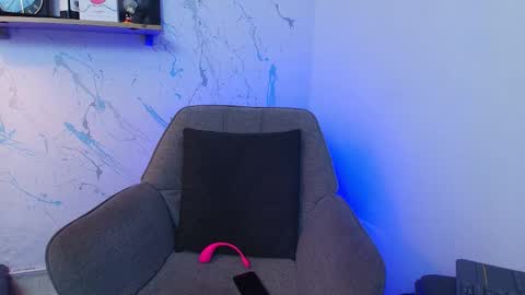 Snapshot of mykelcano chatting on 11.26.25 Mykel online show from 11.26.25