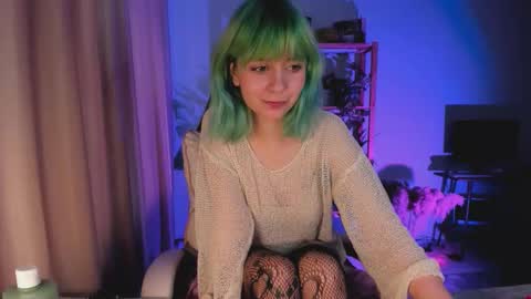 MylaFlores online show from 11.30.25