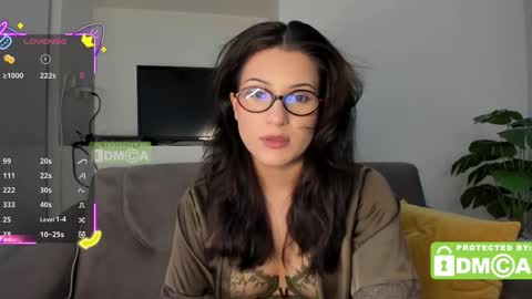 hey its Mel online show from 10.07.25