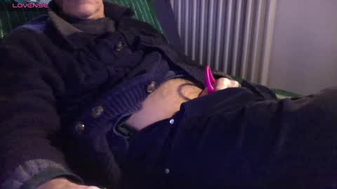 Snapshot of mynakedbeach chatting on 02.20.25 Bi sexy guy lovense hush is on private is open or password show tip if you like. online show from 02.20.25