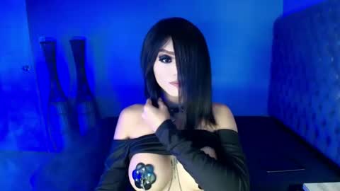 Snapshot of mysterious_fuckingbody chatting on 03.08.25 queen nicole online show from 03.08.25