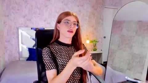 Snapshot of mysterius_boy chatting on 11.04.25 Marcus online show from 11.04.25