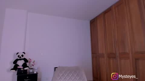 Snapshot of mysteyes chatting on 02.25.25 Elena online show from 02.25.25