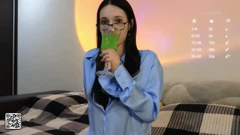 Mia online show from 10.12.25