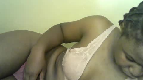 Snapshot of mystic_linna chatting on 06.18.26 mystic_linna online show from 06.18.26