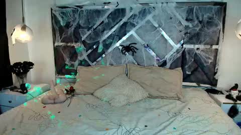 Snapshot of mysticmature chatting on 10.31.25 Mystic online show from 10.31.25