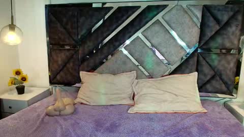 Snapshot of mysticmature chatting on 11.26.25 Mystic online show from 11.26.25