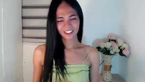 Snapshot of mysticofcum22 chatting on 01.05.25 Krestine online show from 01.05.25