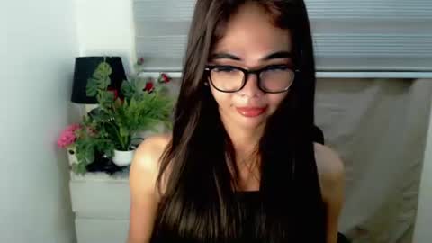 Snapshot of mysticofcum22 chatting on 11.19.25 Krestine online show from 11.19.25