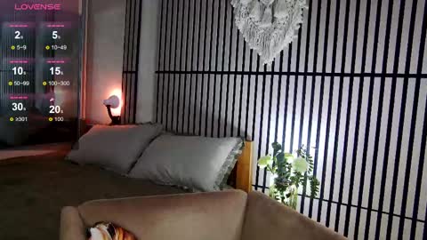 Snapshot of mystique_girl_ chatting on 05.16.26 Angeline online show from 05.16.26