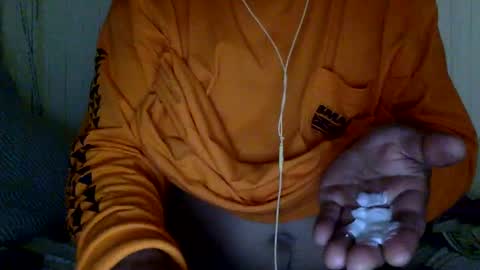 str8 dom alphaAsian Daddy type. sorry not bi or  curious but i dont judgediscrimenate. online show from 01.31.25