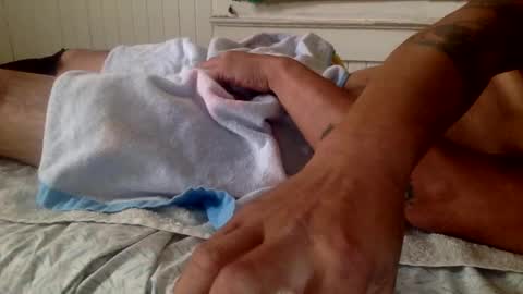 str8 dom alphaAsian Daddy type. sorry not bi or  curious but i dont judgediscrimenate. online show from 02.26.25