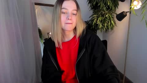 Eva  online show from 02.06.25