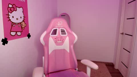 Eva  online show from 02.12.25