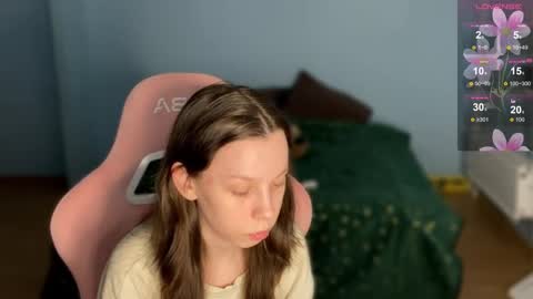 Snapshot of na_prikole_ chatting on 12.19.25 Vanessa and Julia online show from 12.19.25