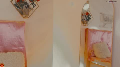 naamah_b online show from 10.16.25