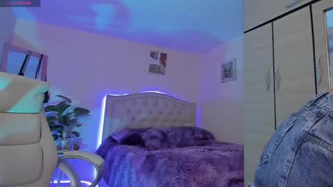 anny online show from 12.22.24