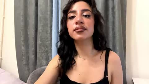 Snapshot of nadinevanni chatting on 07.04.26 Leya online show from 07.04.26
