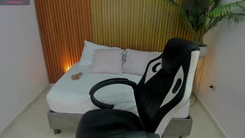 N A H I A online show from 02.06.25