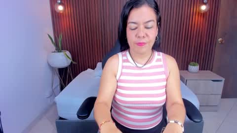 N A H I A online show from 03.08.25