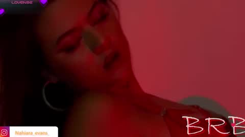 NAHIARA EVANS online show from 10.15.25