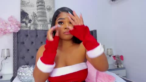 NahiaraReina  online show from 12.01.24