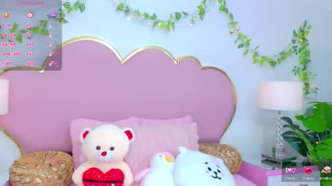 Snapshot of nahiarareina chatting on 11.08.25 NahiaraReina online show from 11.08.25