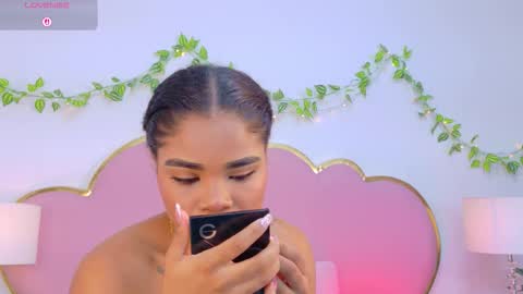 Snapshot of nahiarareina chatting on 12.03.25 NahiaraReina online show from 12.03.25