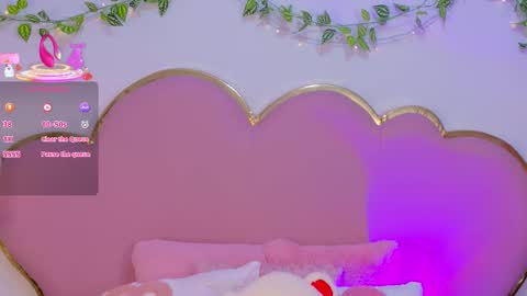 Snapshot of nahiarareina chatting on 12.16.25 NahiaraReina online show from 12.16.25