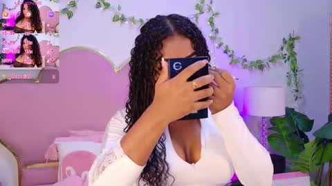 Snapshot of nahiarareina chatting on 02.05.26 NahiaraReina online show from 02.05.26