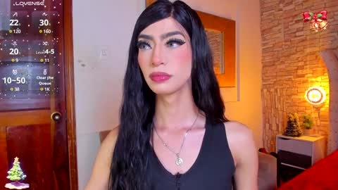 Snapshot of nahiavictoria chatting on 12.20.24 NahiaVictoria online show from 12.20.24
