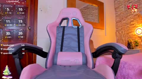 Snapshot of nahiavictoria chatting on 12.24.24 NahiaVictoria online show from 12.24.24