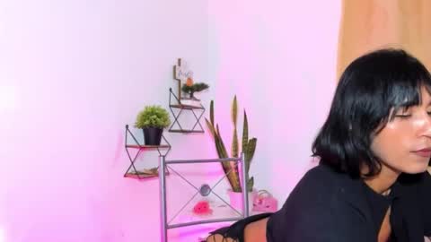 Snapshot of nahomi28 chatting on 11.08.25 Naomi online show from 11.08.25