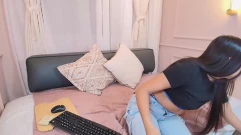 Nahomi online show from 11.15.25