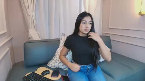 Nahomi online show from 11.24.25