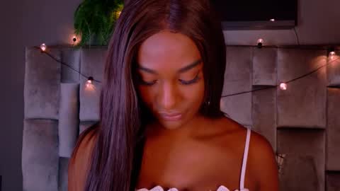  VICTORIA  online show from 12.22.25