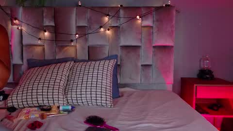  VICTORIA  online show from 01.31.26