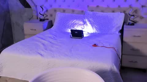 Nahomi online show from 02.28.25