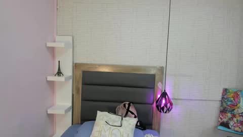 Snapshot of nahomirosse chatting on 11.20.25 SHELBY online show from 11.20.25