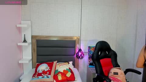 Snapshot of nahomirosse chatting on 12.03.25 SHELBY online show from 12.03.25