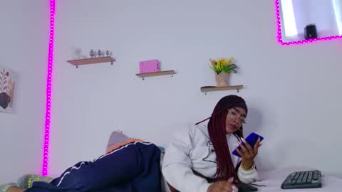Snapshot of nahomy_james25 chatting on 02.01.25 nahomy_james25 online show from 02.01.25