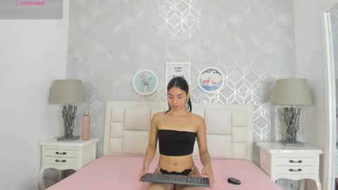 naia_cox online show from 12.21.25