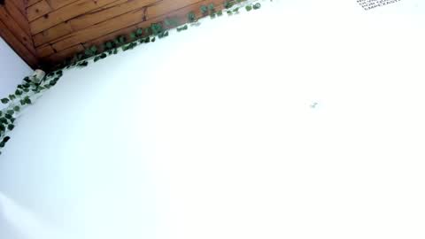 Snapshot of naia_x chatting on 03.08.25 Naia x online show from 03.08.25