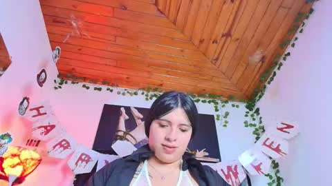 Snapshot of naia_x chatting on 10.22.25 Naia x online show from 10.22.25