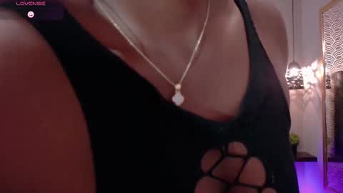 naiaramasson_ online show from 02.25.26