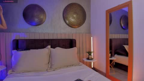 Naisha Ford online show from 11.08.25