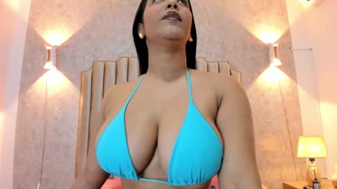Snapshot of naisharousell chatting on 12.15.24 Naisha Rousell online show from 12.15.24