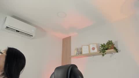 INSTAGRAM  m2221     online show from 12.23.25