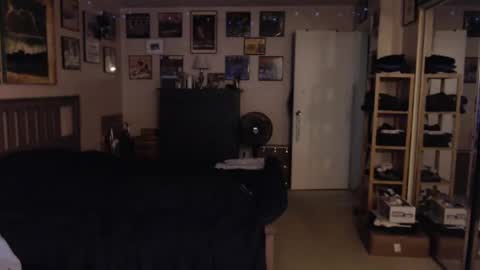 Snapshot of nakedmonkey chatting on 12.29.24 nakedmonkey online show from 12.29.24